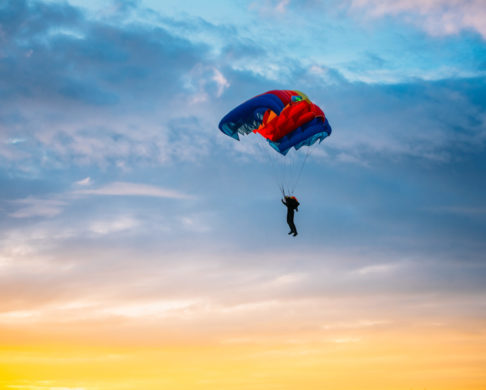 The 5 Top Skydiving Locations in the U.S.