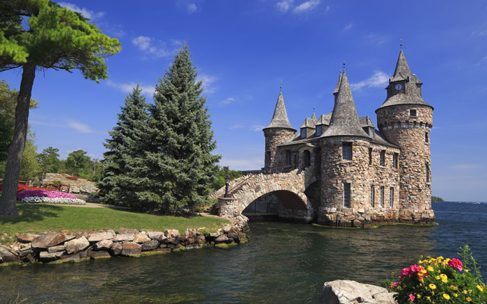 There are hidden treasures all across America. Check out this beautiful castle in New York.