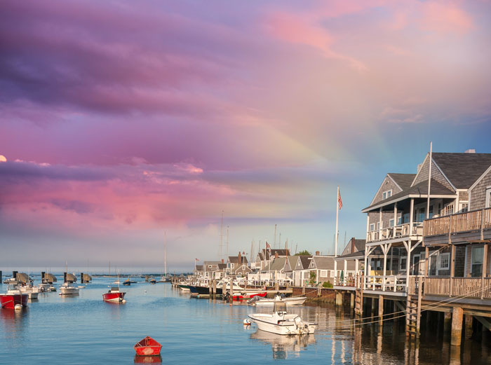There are so many east coast destinations to visit and Nantucket is one of the best!
